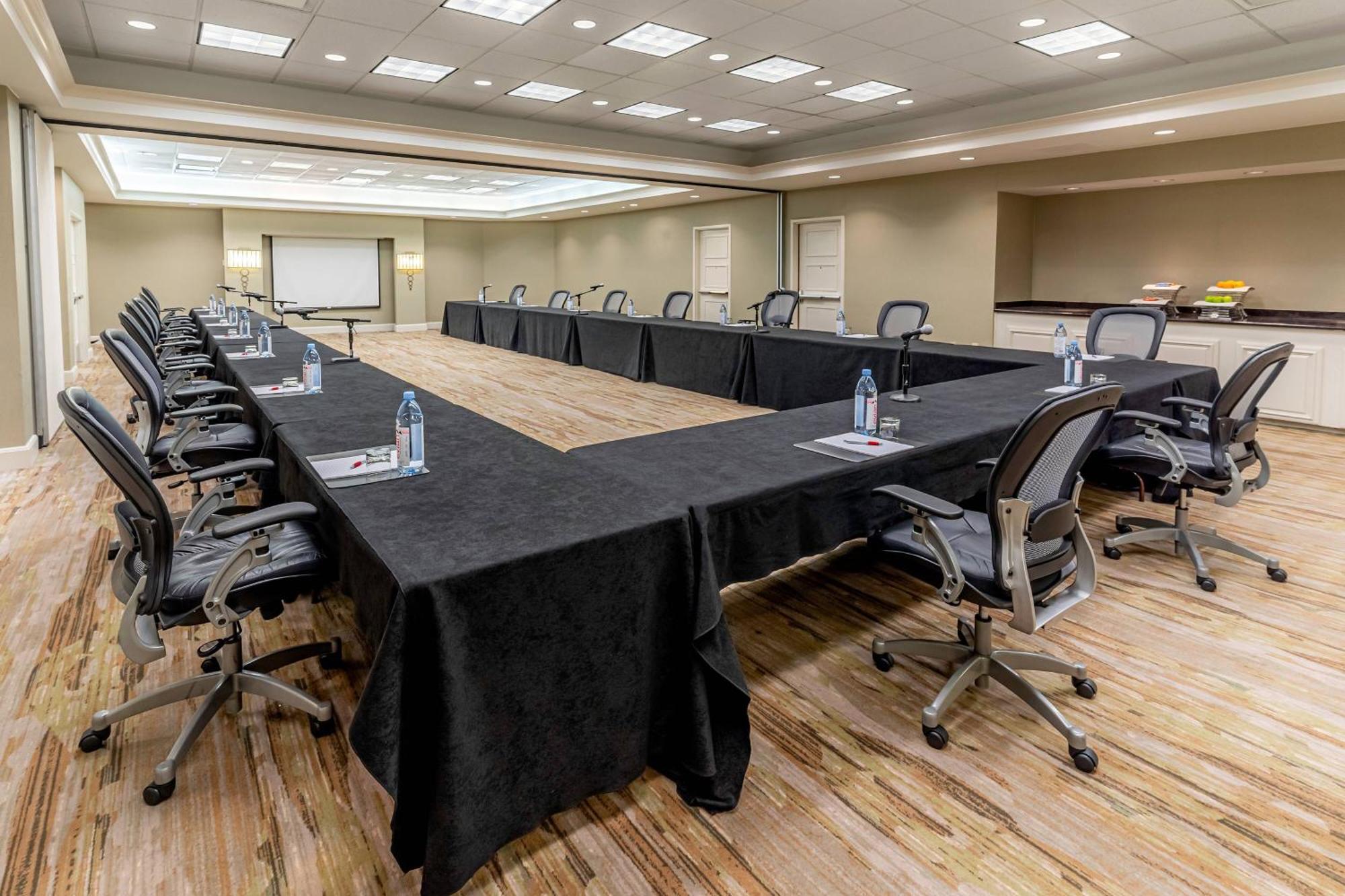 Dallas-Addison Marriott Quorum By The Galleria Bagian luar foto