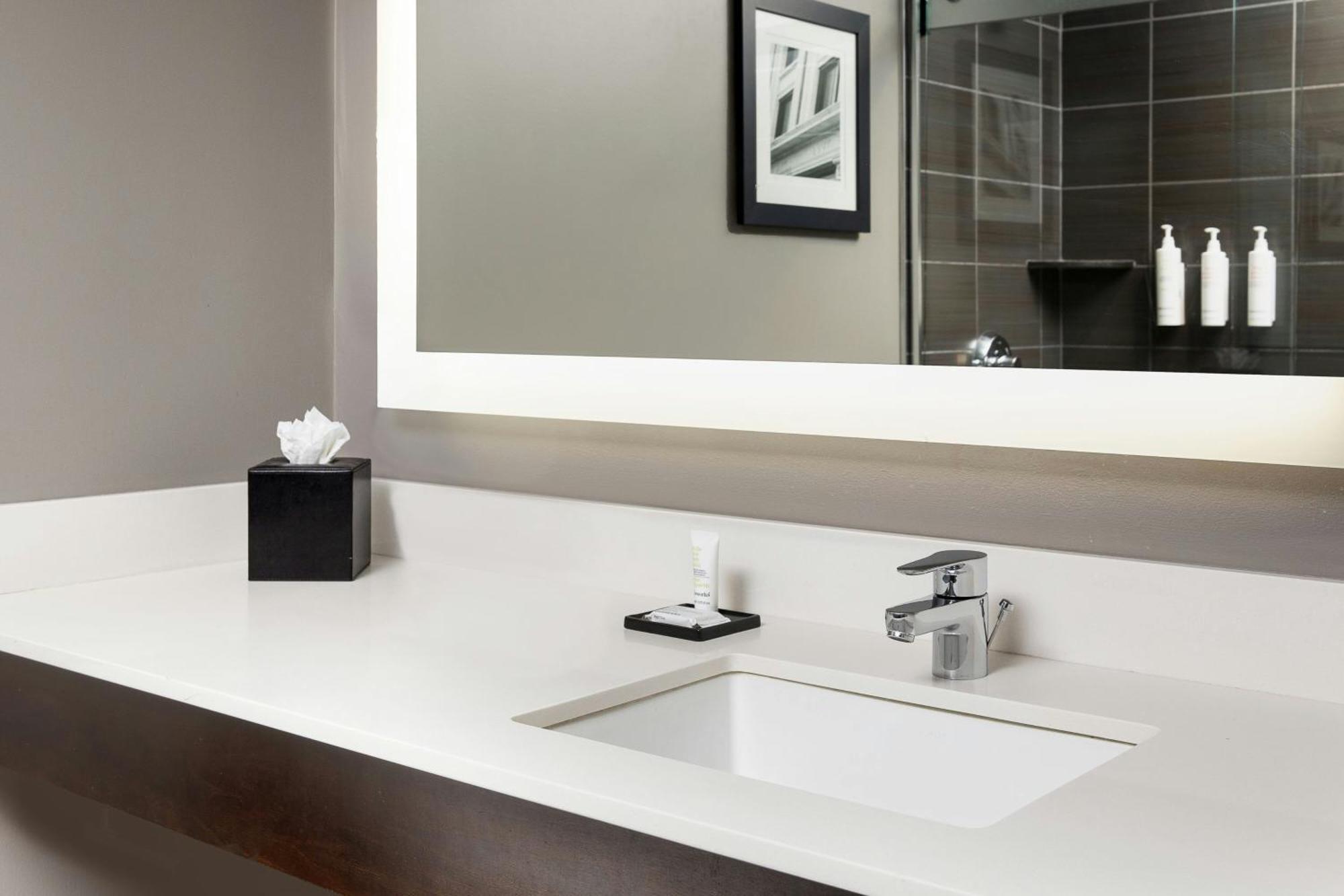 Dallas-Addison Marriott Quorum By The Galleria Bagian luar foto